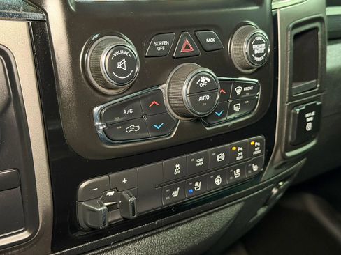 Used 2018 RAM 2500 Laramie w/ Sport Appearance Group AWD/4WD image 26