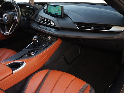 Used 2019 BMW i8 Roadster image 13