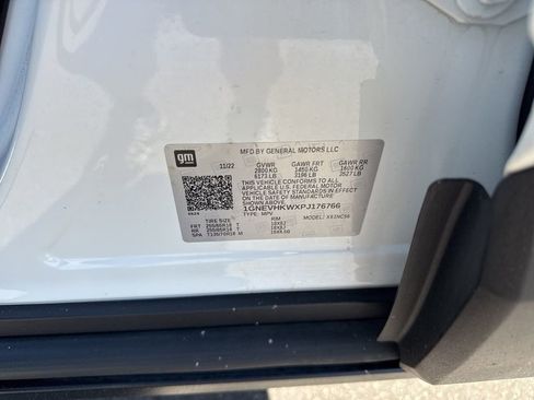 Used 2023 Chevrolet Traverse LT w/ Midnight/Sport Edition image 40