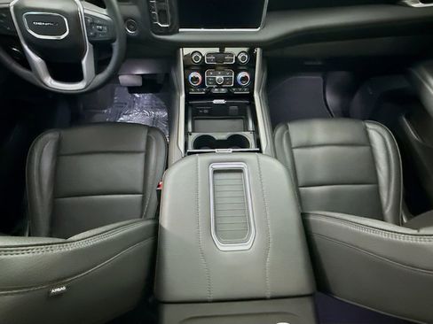 Used 2024 GMC Yukon Denali image 17