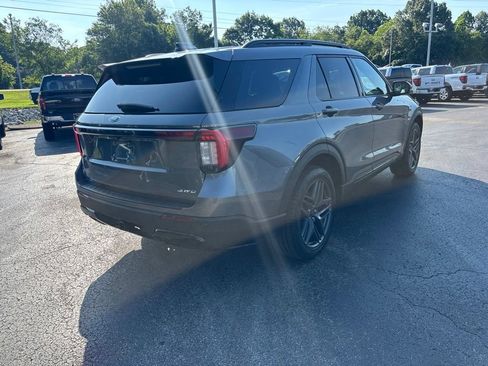 Used 2025 Ford Explorer ST-Line w/ Premium Package AWD/4WD image 3