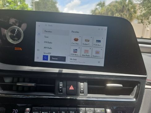 Used 2023 Lexus ES 350 F Sport w/ Accessory Package (Z2) FWD image 19