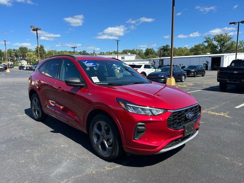 Used 2023 Ford Escape ST-Line w/ Tech Pack #1 AWD/4WD image 3