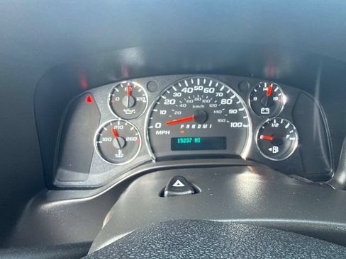 Used 2024 GMC Savana 2500 w/ Driver Convenience Package RWD image 17