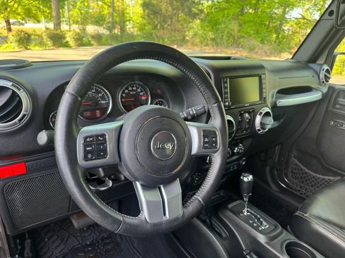 Used 2016 Jeep Wrangler Unlimited Rubicon image 20