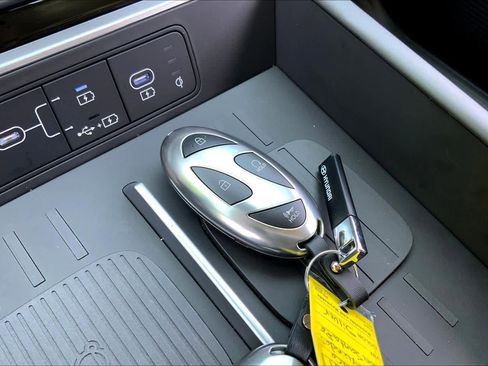 Used 2026 Hyundai Santa Fe SEL image 14