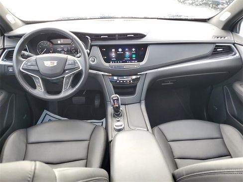 Used 2020 Cadillac XT5 Premium Luxury image 9