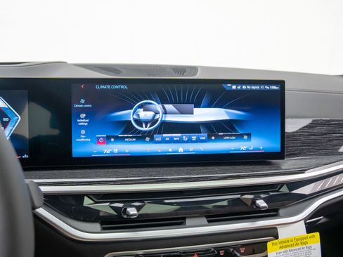 New 2025 BMW X7 M60i image 25