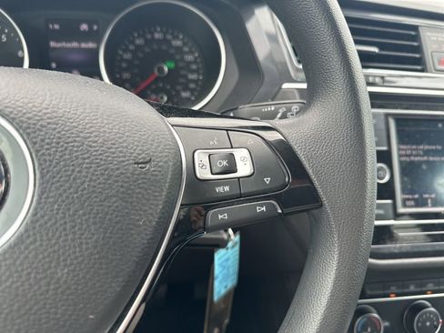 Used 2020 Volkswagen Tiguan S FWD image 21