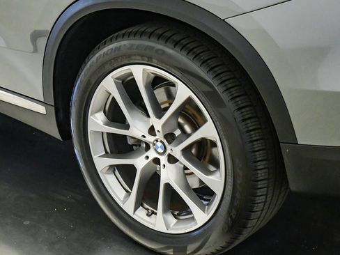 Certified 2024 BMW X5 xDrive40i w/ Premium Package AWD/4WD image 11