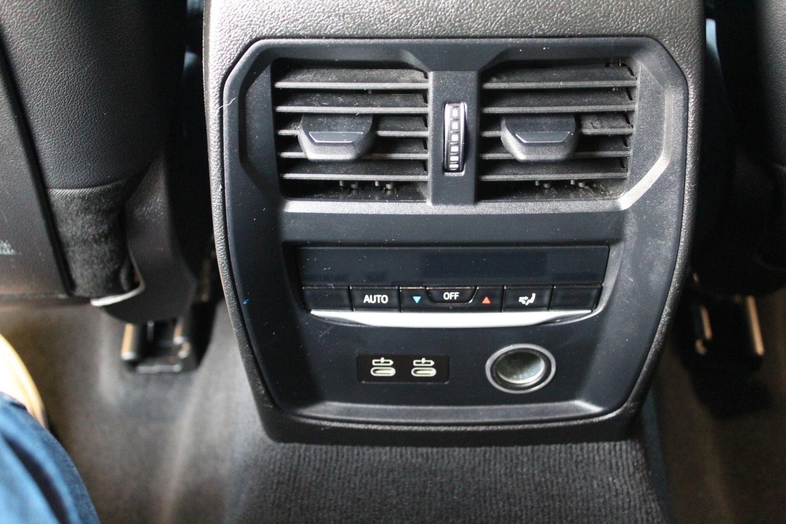 Used 2020 BMW 330i Sedan w/ Convenience Package RWD image 14