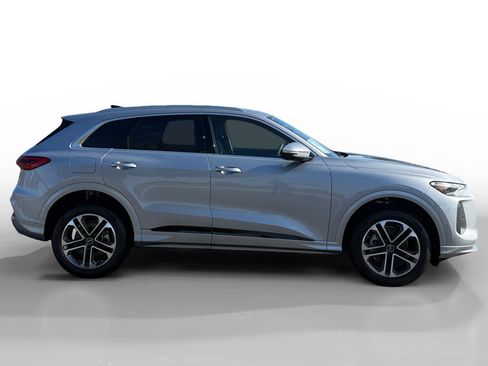 New 2025 Audi Q5 Premium image 6