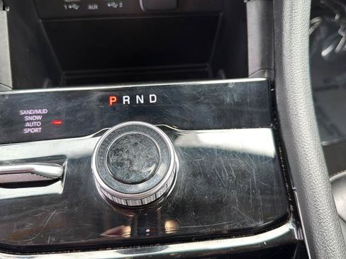 Used 2023 Jeep Grand Cherokee Limited AWD/4WD image 25