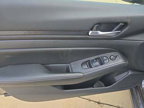 Used 2025 Nissan Altima 2.5 SV image 26