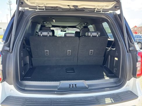 Used 2023 Ford Expedition Platinum image 13