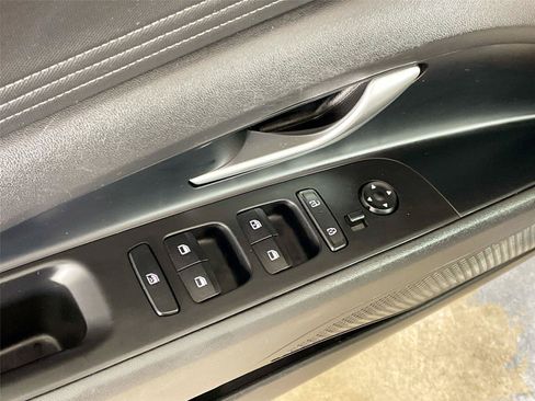 Used 2024 Hyundai Elantra Limited FWD image 21