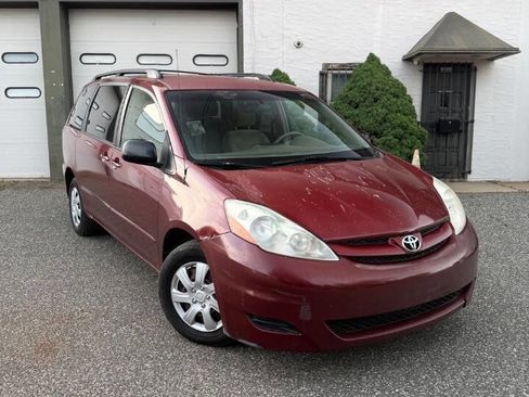 Used 2008 Toyota Sienna LE FWD image 1