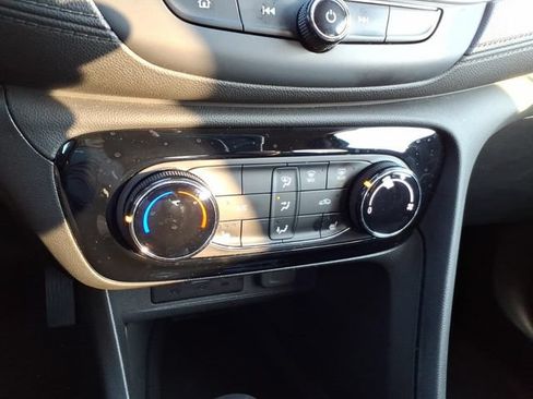 Used 2023 Buick Encore GX Preferred w/ Cold Weather Comfort Package FWD image 31