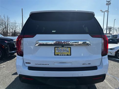 Used 2023 GMC Yukon XL SLE image 6