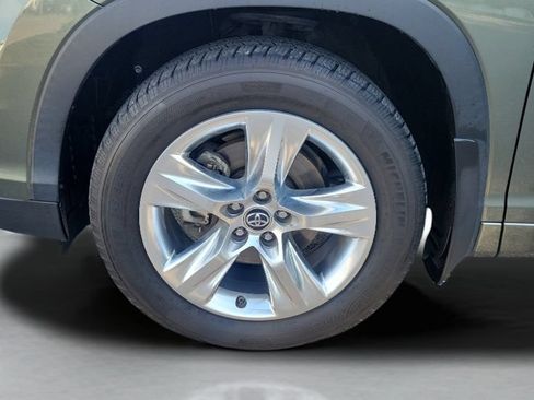 Used 2016 Toyota Highlander Limited w/ Driver Technology Package AWD/4WD image 25