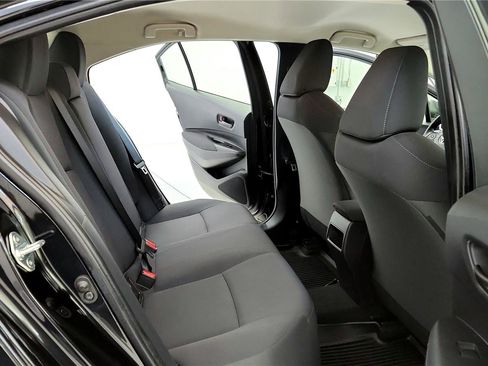 Used 2022 Toyota Corolla LE image 18