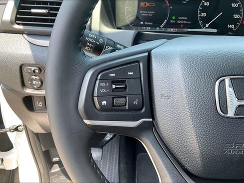 Used 2024 Honda Ridgeline Sport image 12