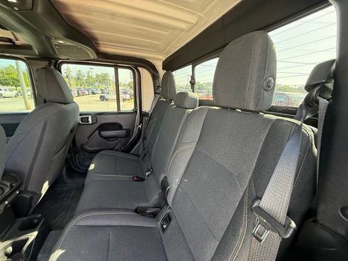Used 2024 Jeep Gladiator Sport AWD/4WD image 26