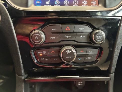 Used 2021 Chrysler 300 S image 24