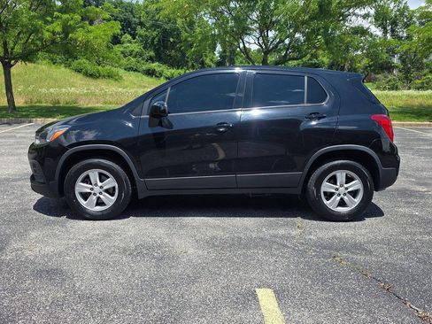 Used 2020 Chevrolet Trax LS w/ Tint and Cruise Package AWD/4WD image 3