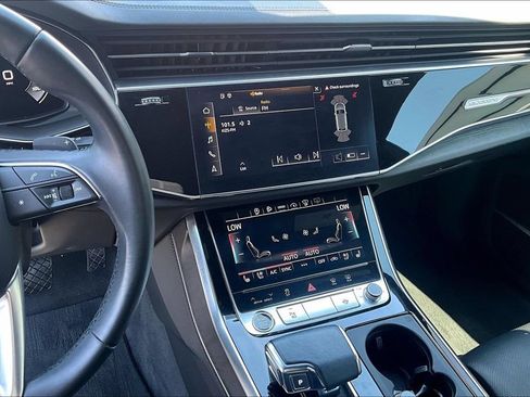 Used 2021 Audi Q8 Prestige w/ Prestige Package AWD/4WD image 8