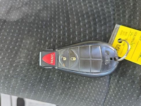 Used 2018 Dodge Grand Caravan SE w/ UConnect Hands-Free Group image 24