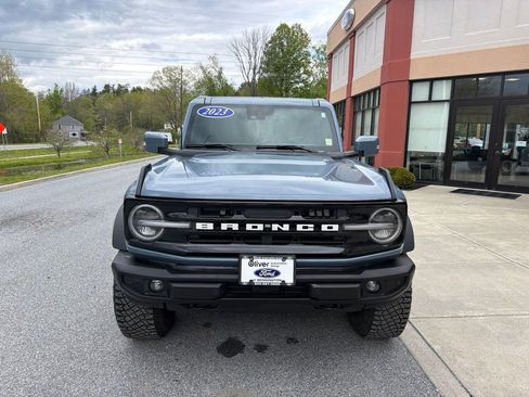 Used 2023 Ford Bronco Outer Banks w/ Sasquatch Package AWD/4WD image 2