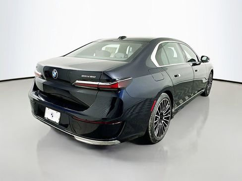 Used 2025 BMW i7 eDrive50 w/ Executive Package image 5