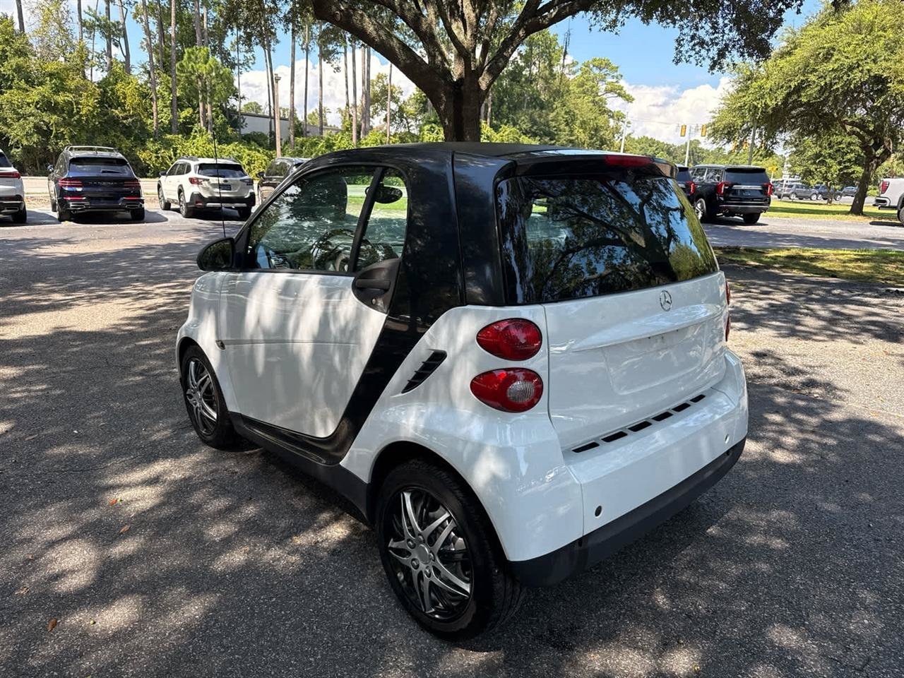 Used 2009 smart fortwo pure RWD image 3