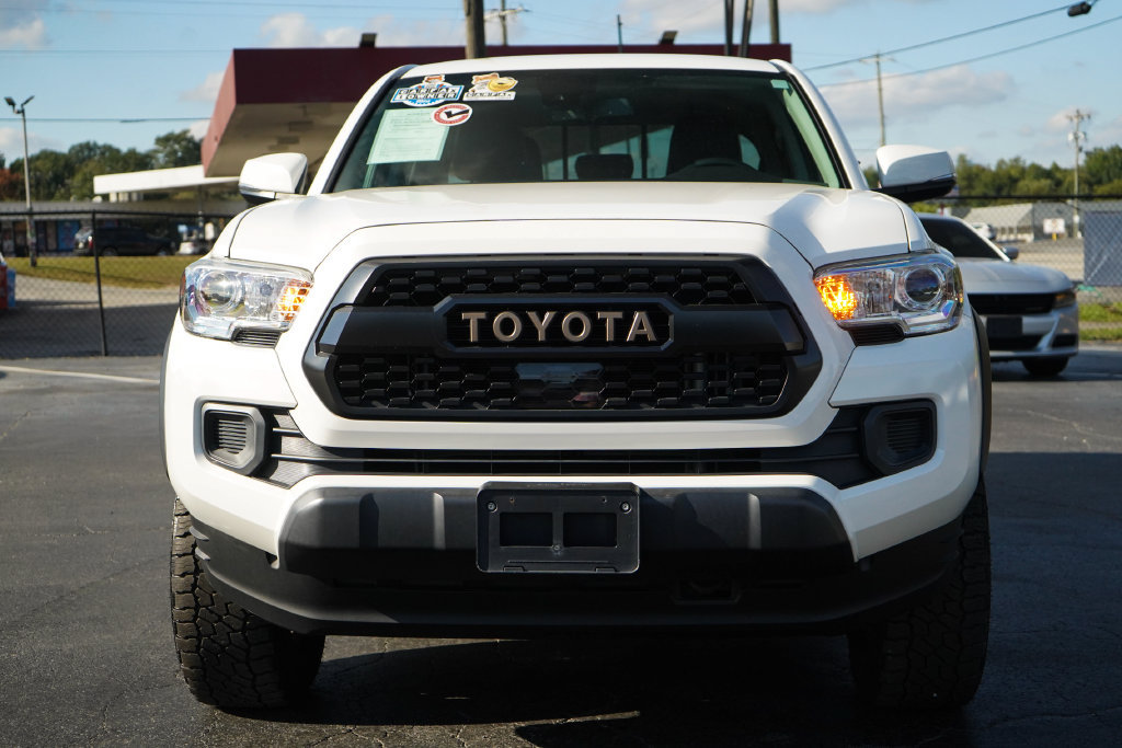 Used 2022 Toyota Tacoma SR5 w/ Trail Edition AWD/4WD image 17