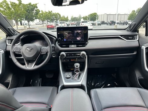 Used 2025 Toyota RAV4 XSE AWD/4WD image 29