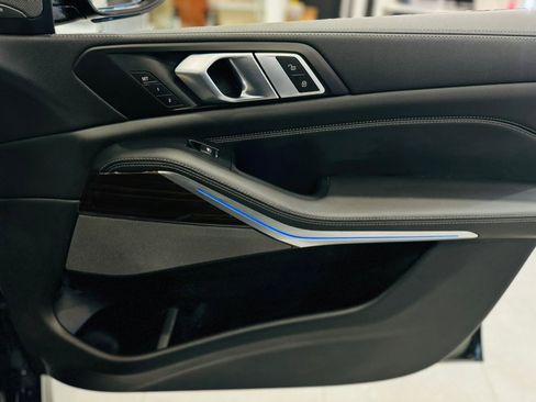 Used 2020 BMW X5 M50i image 19