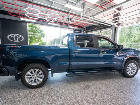 Used 2019 Chevrolet Silverado 1500 Custom w/ Custom Value Package AWD/4WD image 4