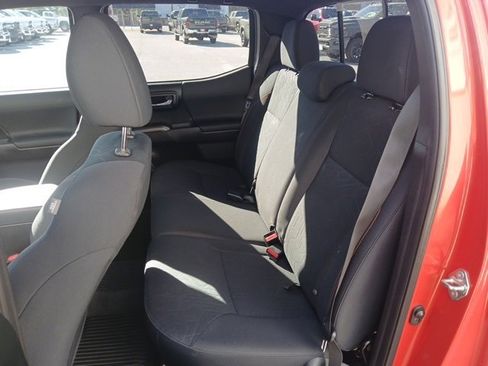 Used 2018 Toyota Tacoma TRD Off-Road image 26