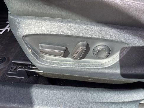 Used 2024 Toyota Camry SE image 29