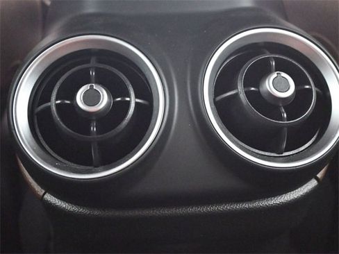 Used 2019 Alfa Romeo Stelvio Sprint w/ Nero Edizione image 16