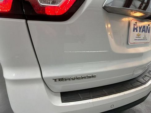 Used 2017 Chevrolet Traverse LT FWD image 27