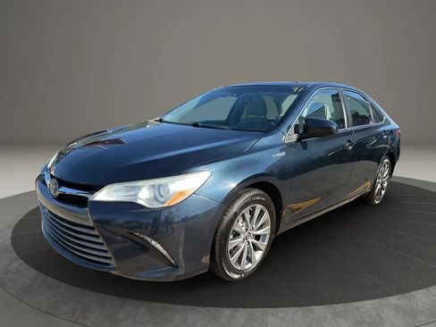 Used 2016 Toyota Camry XLE w/ Moonroof Package FWD image 1