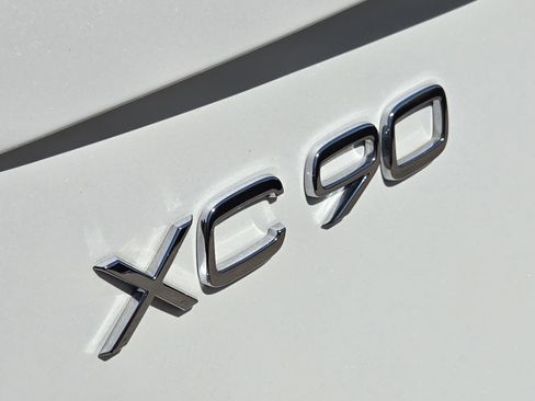 Certified 2025 Volvo XC90 T8 Plus w/ Protection Package Premier AWD/4WD image 35