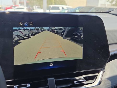 Used 2025 Chevrolet Equinox LT FWD image 24