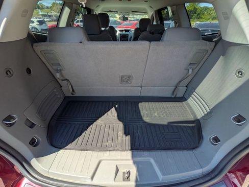 Used 2015 Chevrolet Traverse LT FWD image 32