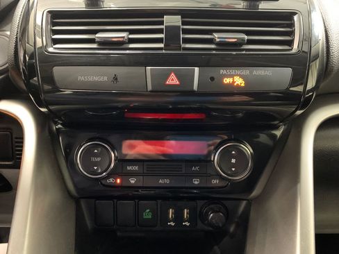 Used 2022 Mitsubishi Eclipse Cross LE image 7