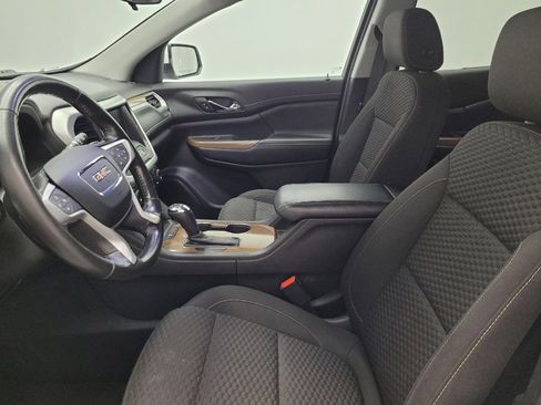 Used 2019 GMC Acadia SLE image 17