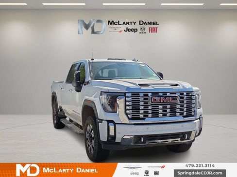 Used 2025 GMC Sierra 2500 Denali w/ Denali Reserve Package AWD/4WD image 1