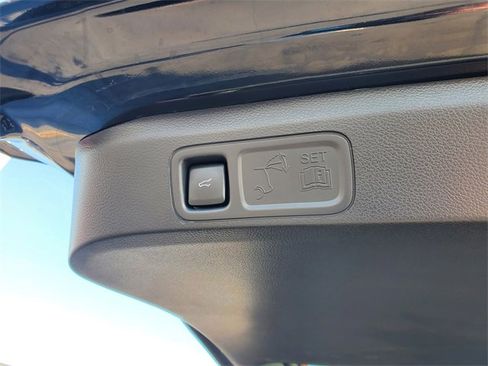 Used 2024 Ford Expedition Limited image 29